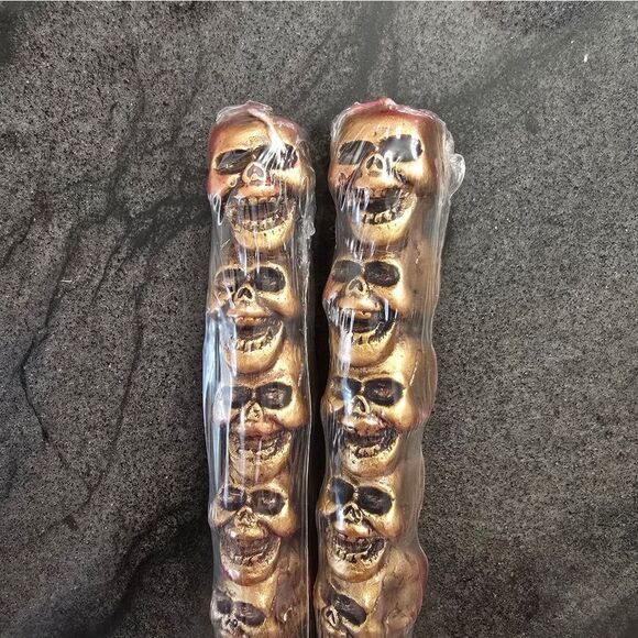 Lot of two (2) Gold Halloween Scull Wax Candle - Picture 2 of 7